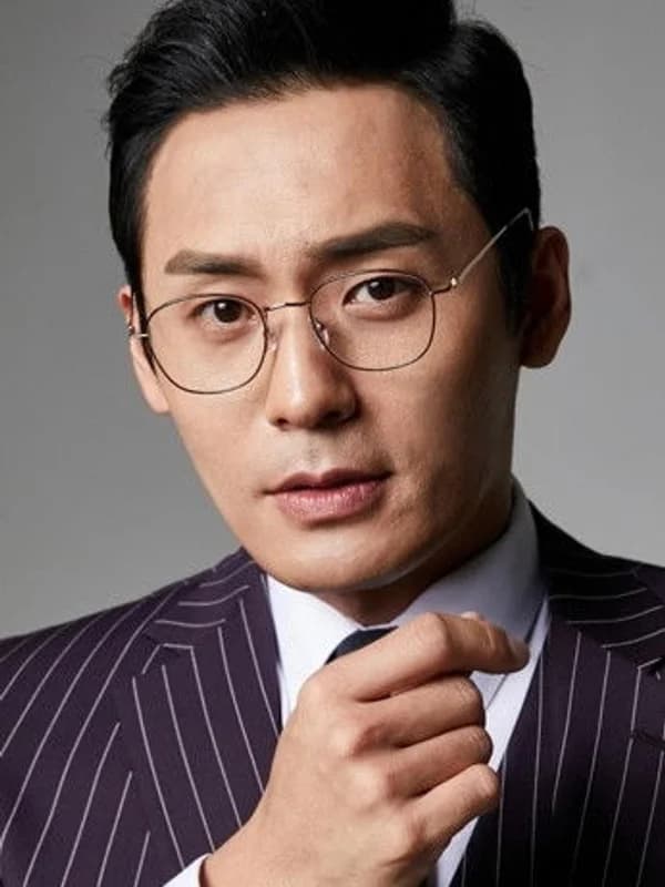 Portrait of Choi Dae-hoon