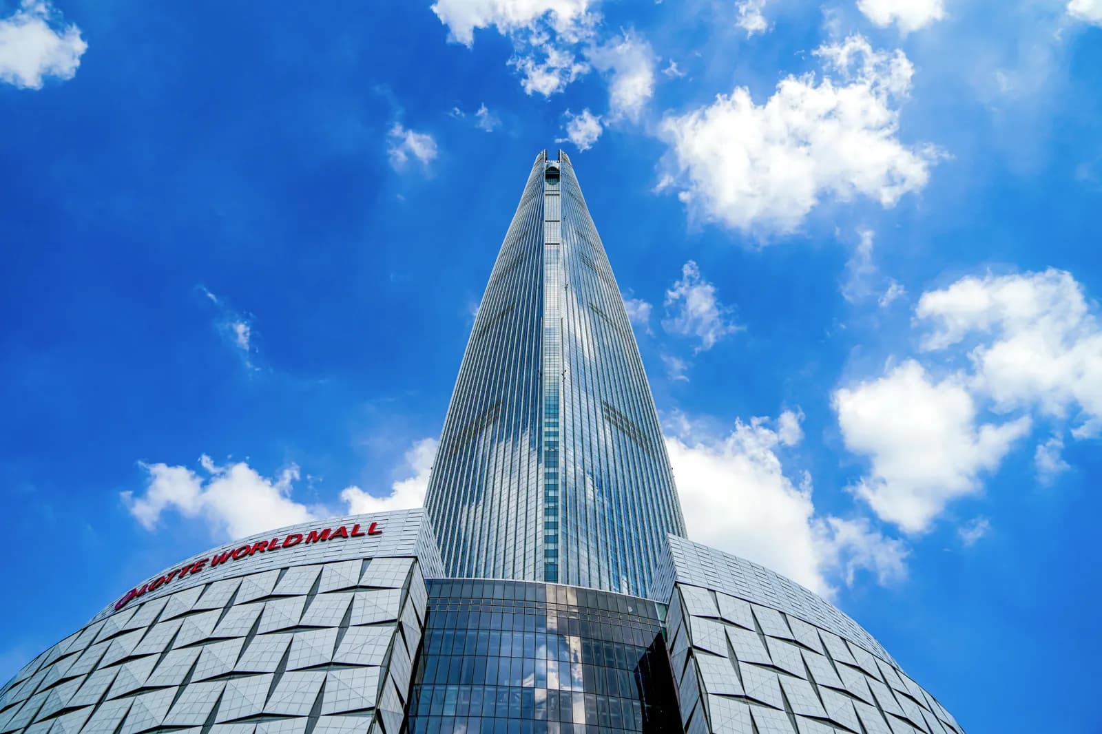 Lotte World Tower under a blue sky in Seoul