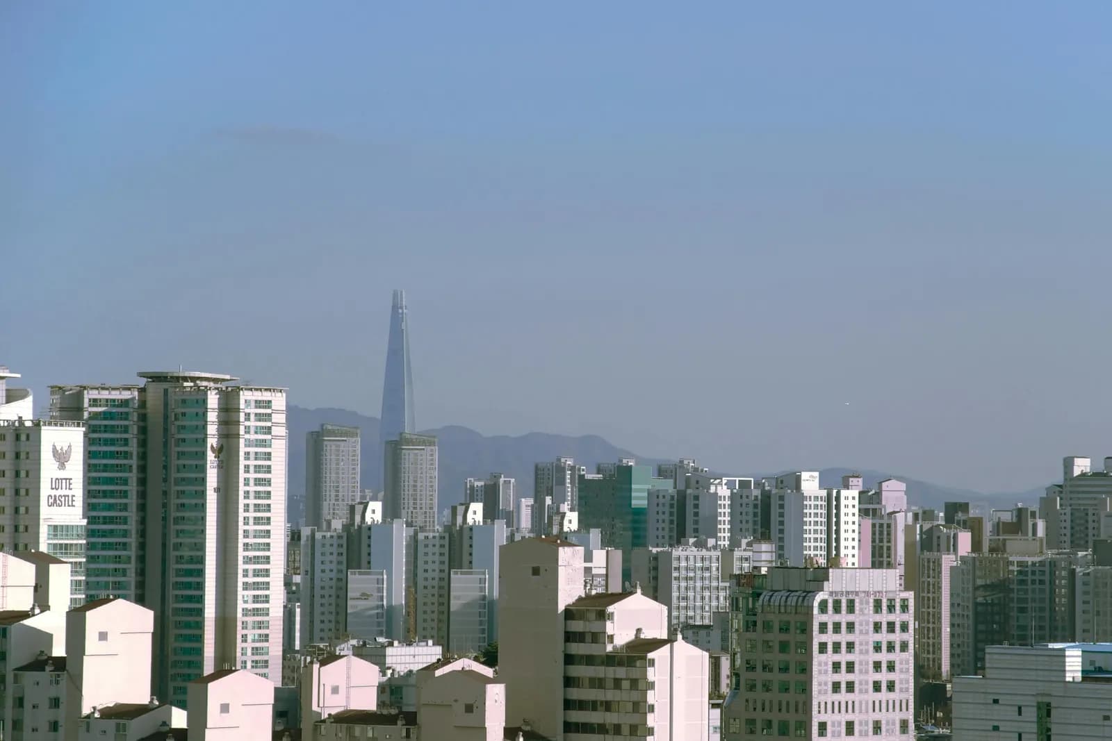 Seoul skyline with Lotte World Tower