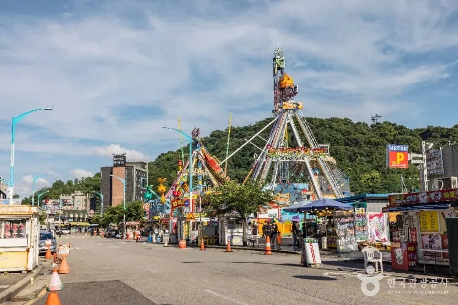 Wolmi Theme Park rides and attractions along the Wolmido boardwalk