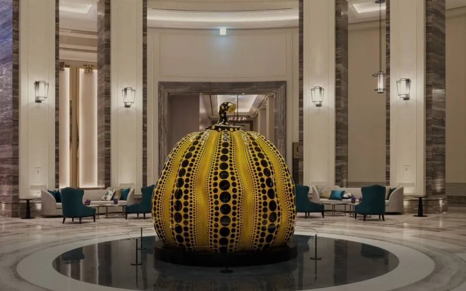 Yayoi Kusama pumpkin sculpture in the Paradise City lobby