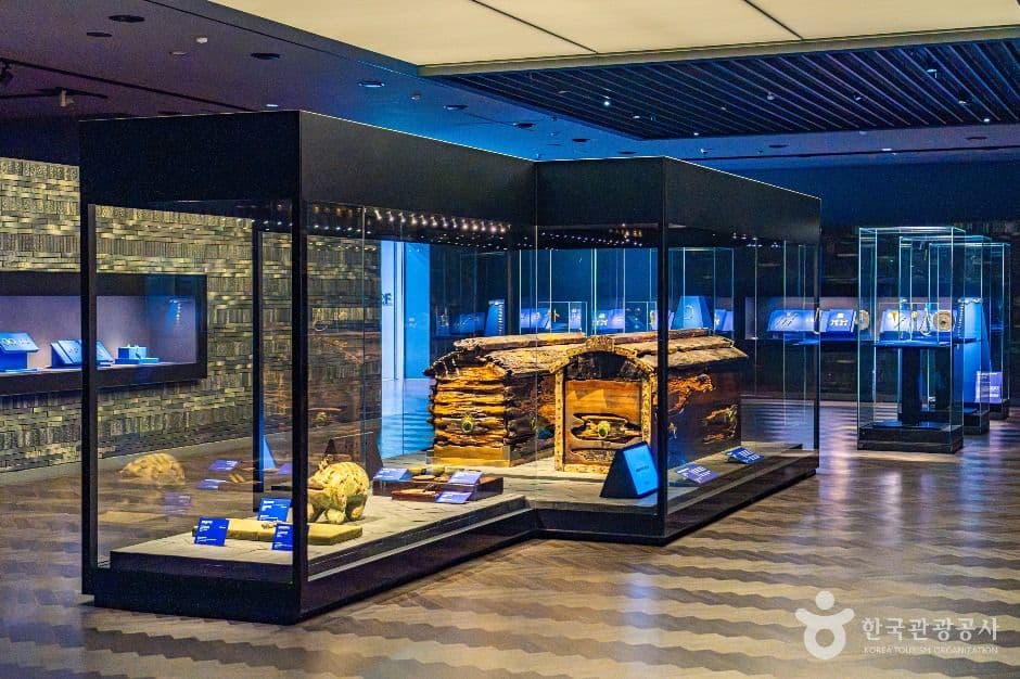 Reconstructed tomb chamber in the King Muryeong gallery at Gongju National Museum