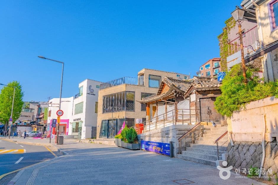Samcheong-dong street view, Jongno-gu, Seoul