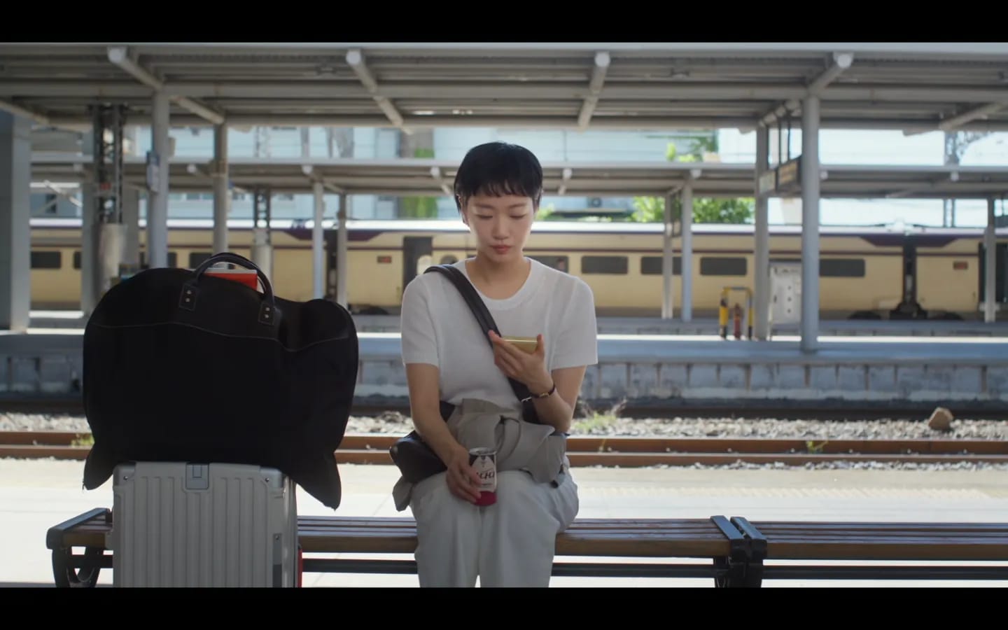 Yumi's Cells 3 — Busan Station drama scene 2