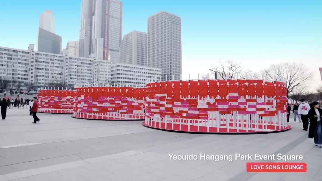 Interactive photo zone at the Yeouido LOVE SONG LOUNGE opening weekend