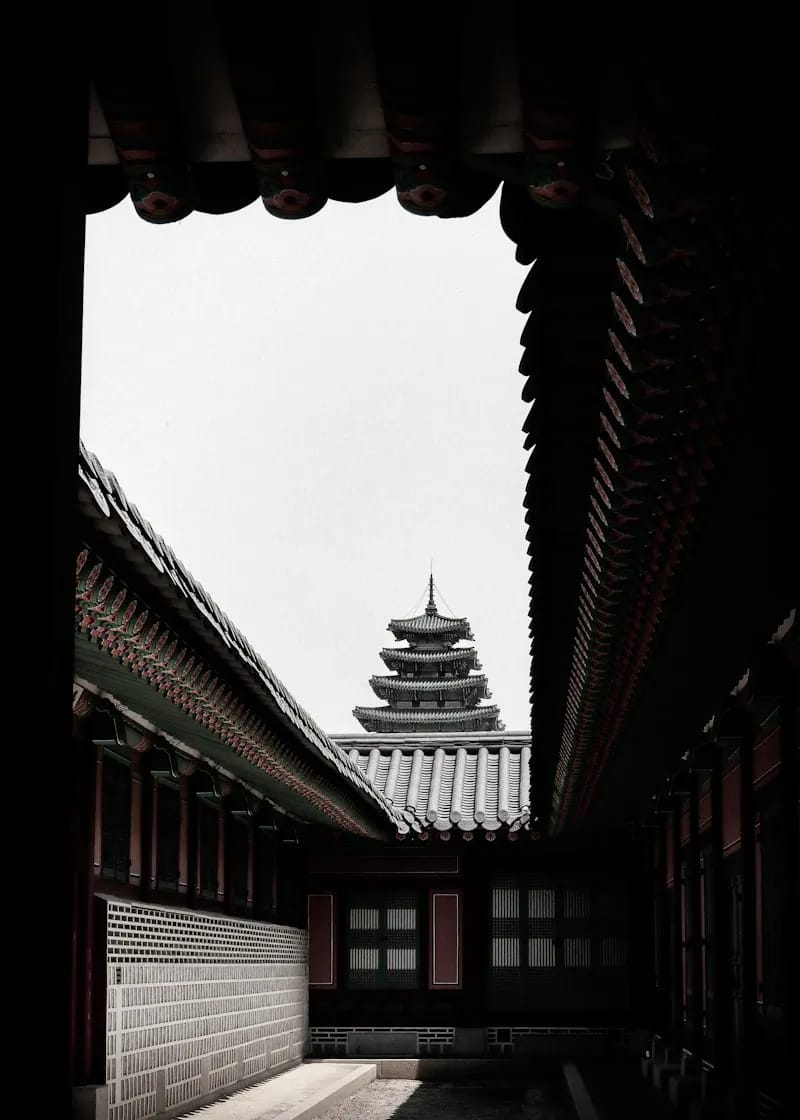 Haedong Yonggungsa temple on seaside cliffs in Busan