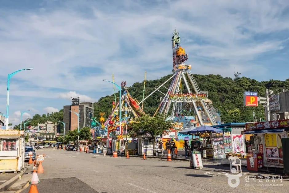 Wolmi Theme Park rides and attractions along the Wolmido boardwalk
