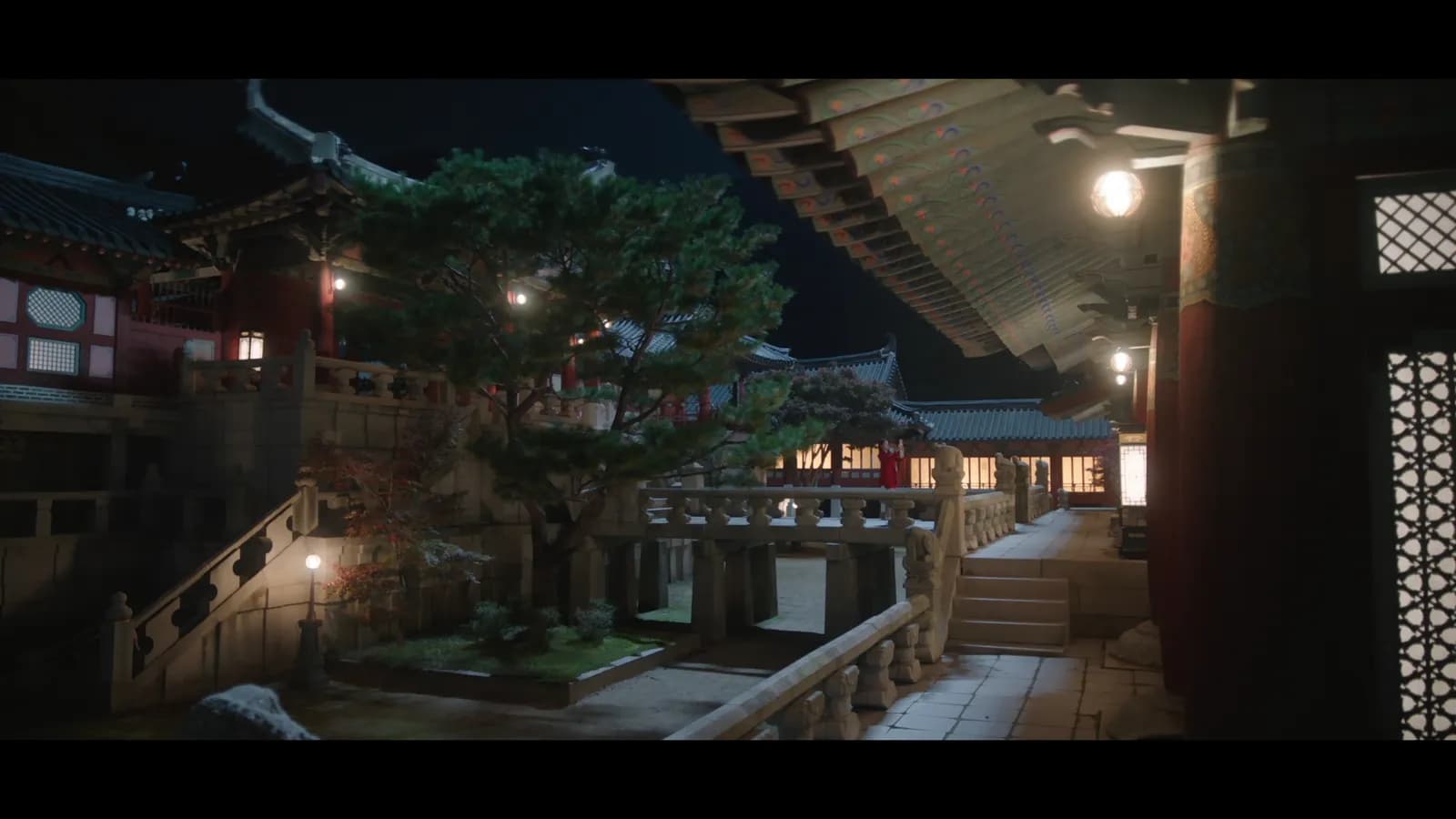 Tile-roofed palace courtyard at Daejanggeum Park
