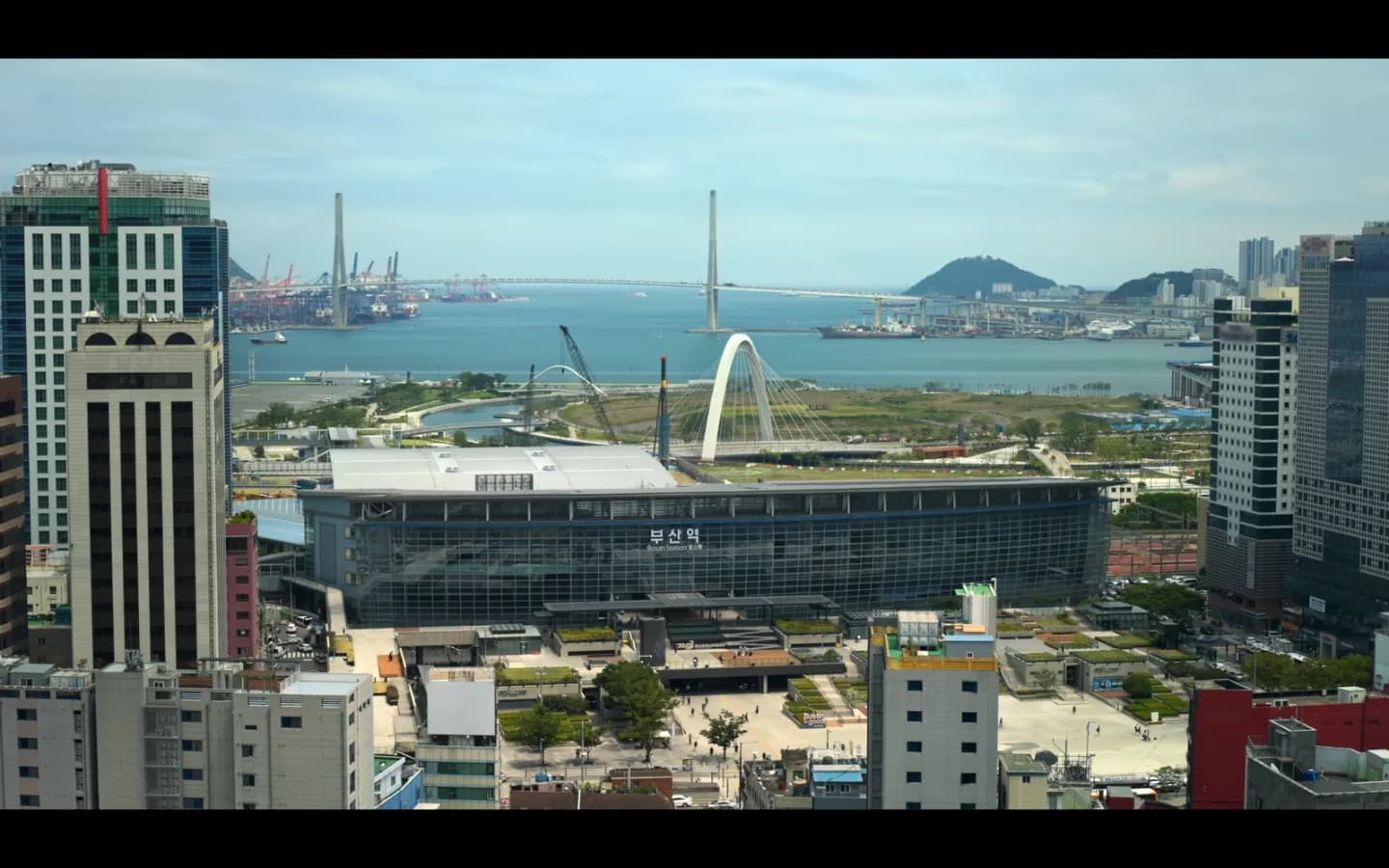 Yumi's Cells 3 — Busan Station drama scene 1