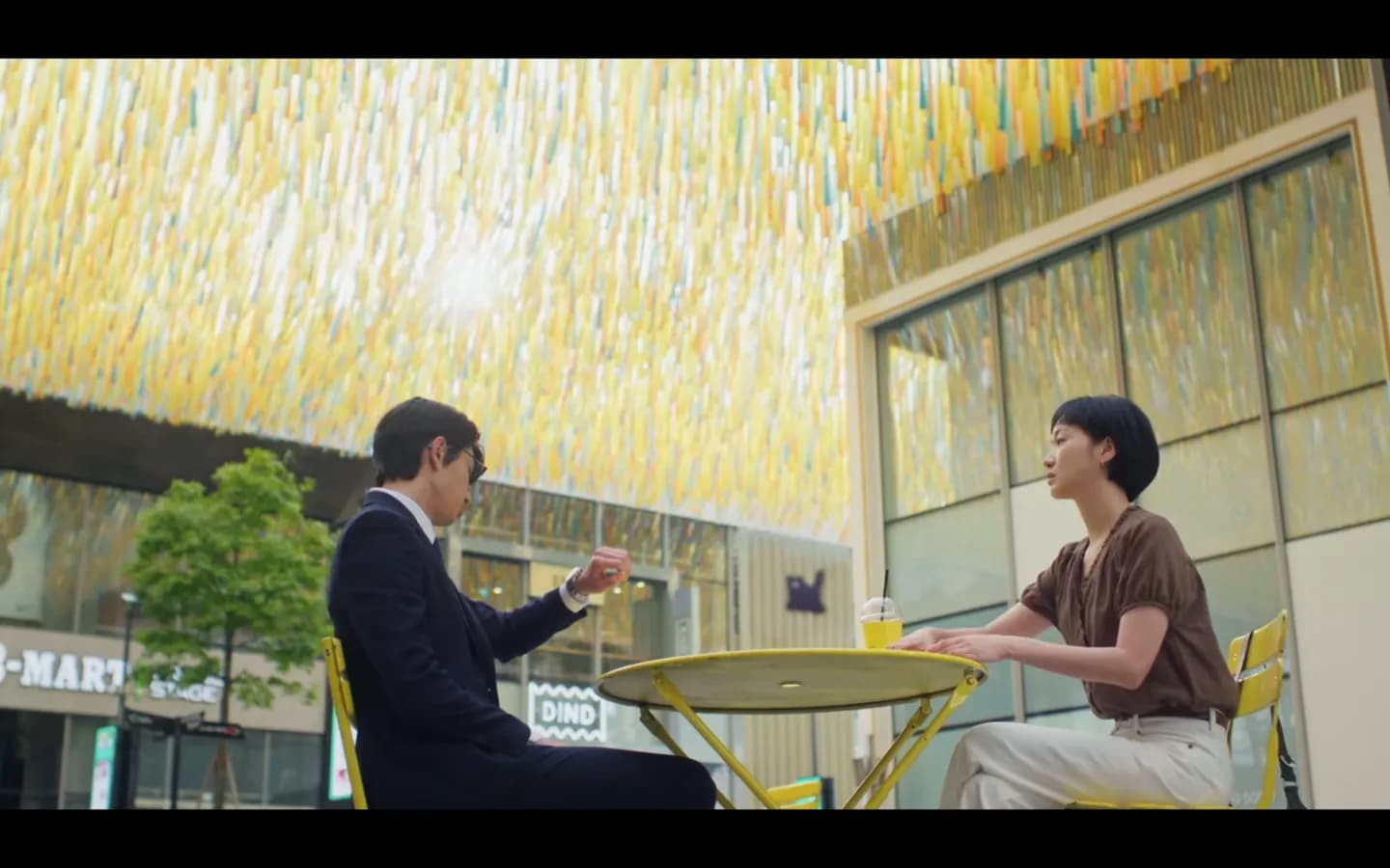 Yumi's Cells 3 — Songdo Triple Street drama scene 1