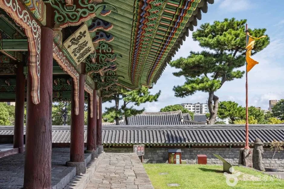 Gwandeokjeong Pavilion at Jeju-mok Government Office